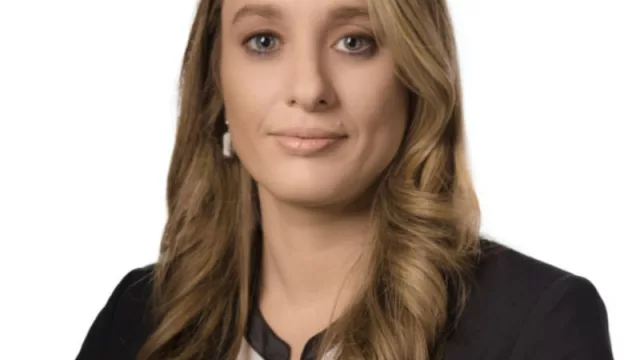 ¿Cómo lograr vivir legalmente en Estados Unidos?: entrevista con Carla Anzaldi, abogada especializada en inmigración en Miami)