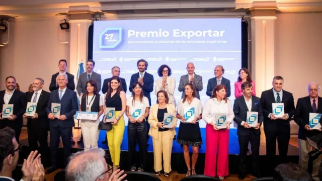 La empresa chaqueña Grúas San Blas S.A. ganadora de los “Premios Exportar 2022” (por su aporte significativo a la actividad exportadora del país)