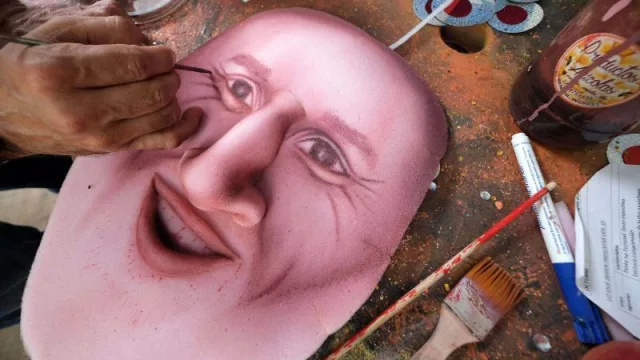 Los gorros gigantes que son furor en Qatar… ¡Son del Litoral!