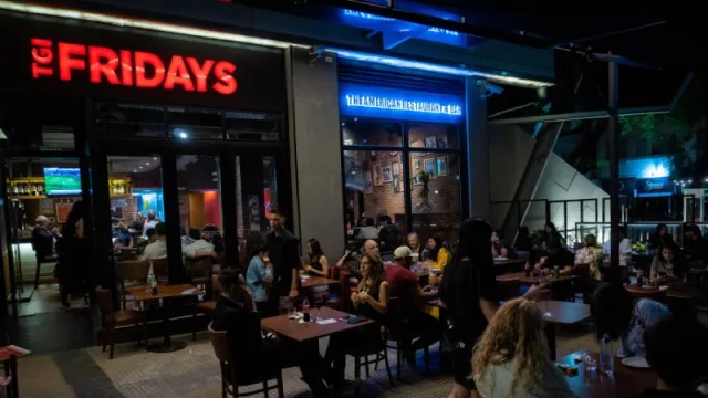 La cadena de restaurantes TGI Fridays renueva su local de Recoleta (y ya piensa en más locales en Argentina)