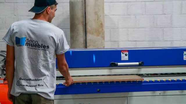 Fábrica chaqueña de muebles en proceso de expansión