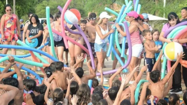 La Fundación Muchas llevó solidaridad al Aqua Park de La Eduvigis