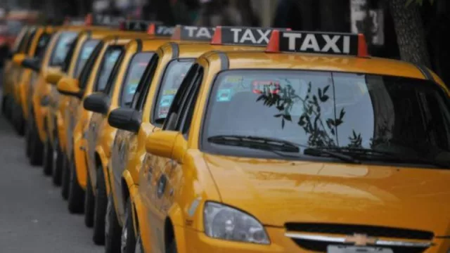 Uber impulsa en Litoral el registro de taxistas para ofrecer viajes en la aplicación