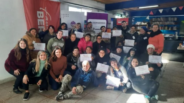 Mujeres que construyen: comenzó la primera formación gratuita en auxiliar de construcción en seco (en la provincia del Chaco)