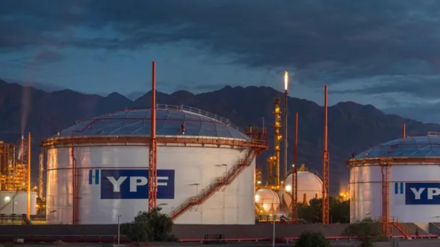 YPF invertirá más de US$ 50.000 millones en el sur mendocino (se realizarán 24 obras que incluyen desde fibra óptica hasta montaje de planta)