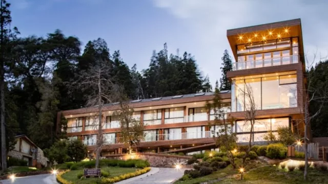 Villa Traful es considerada “la aldea mágica” de montaña (y el Hotel Alto Traful, un oasis patagónico que enamora a sus visitantes)