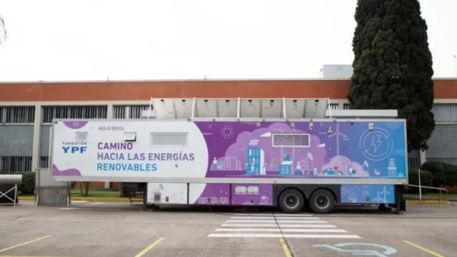 Ford Argentina y Fundación YPF llevan la educación sobre energías renovables a la escuela técnica Henry Ford