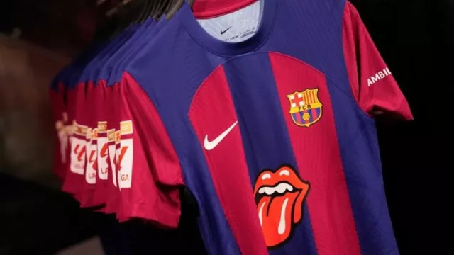 La camiseta edición especial del Fc Barcelona & Rolling Stones: un cobranding de 2 marcas icónicas que está siendo un éxito rotundo en ventas