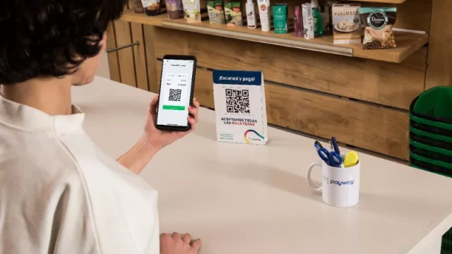 Pagos con tarjeta: se podrán aplicar para todos los QR, anticipan los bancos