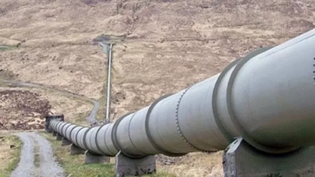 Vaca Muerta: YPF impulsa la construcción del oleoducto marítimo para transportar exclusivamente petróleo de la región