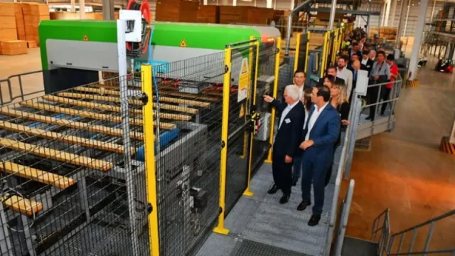 Inauguró en Virasoro la primera planta procesadora de maderas más grande de Latinoamérica (con inversión de capital austríaco y belga)