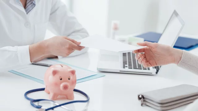 Alerta Prepagas: Cómo calcular la devolución en las cuotas a partir de julio