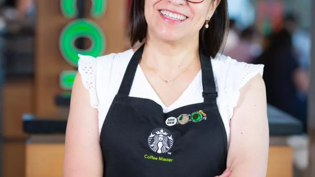 Starbucks ya opera 132 tiendas en Argentina y va por más (cómo trabajan el concepto de “tercer lugar” y el día que sirvieron a “Messi”)