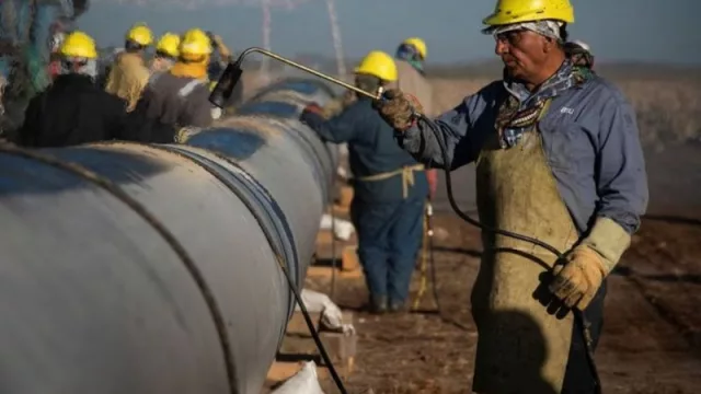 El Gobierno abre la puerta a la primera iniciativa privada para ampliar el transporte de gas desde Vaca Muerta
