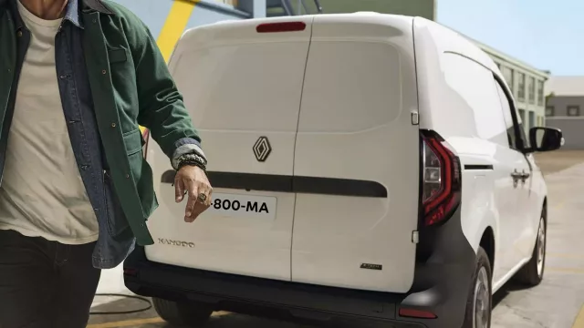 ¿Qué marca es esa?  El logo “Nouvel’R” de Renault llega a Argentina en la Kangoo E-Tech (100% eléctrica y autonomía de 300 Km)