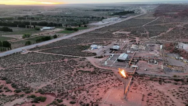 Las cuatro acciones energéticas con mayor potencial de crecimiento en 2025