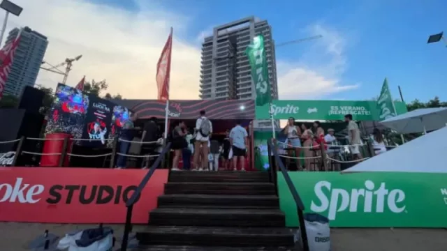 ¡El último show de la temporada! Coca-Cola y Luck Ra despiden el verano en Corrientes