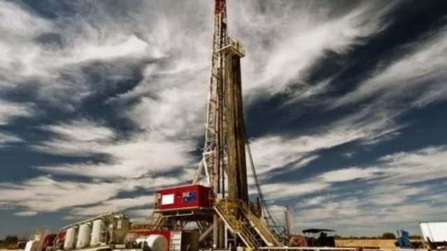 La producción de Vaca Muerta se mantiene con alto nivel de actividad en marzo