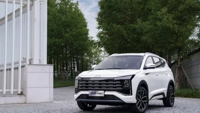 JAC presenta en Argentina el nuevo JS8 Pro, un SUV con capacidad para siete pasajeros