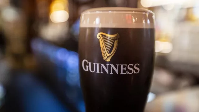 Diageo, propietaria de 'Guinness' o 'J&B', nombra a Deirde Mahlan nueva directora financiera interina