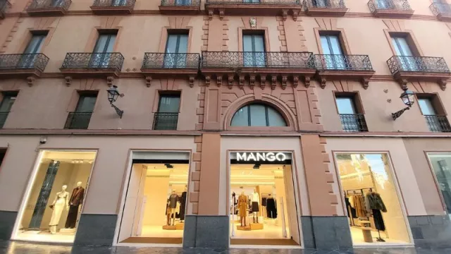Mango se refuerza en Sevilla reabriendo su flagship de la calle O’Donnell con un nuevo diseño inspirado en la cerámica tradicional arista