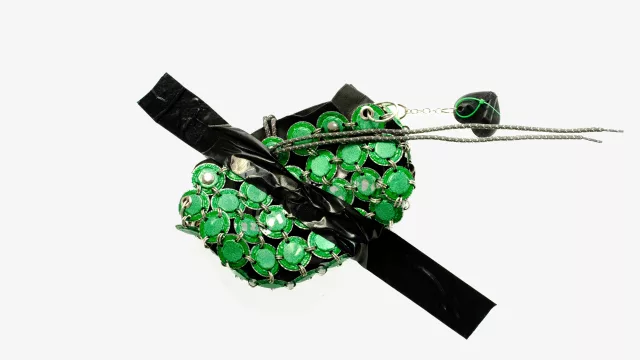 La basura de uno puede ser el tesoro de otros: Varria un emprendimiento cordobés de indumentaria y accesorios que trabaja residuos.