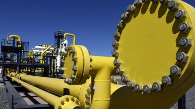 Por la baja estacional de la demanda, petroleras casi regalan el gas natural para no afectar la producción de crudo en Vaca Muerta