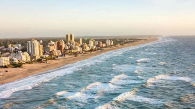 Un clásico que se renueva: Villa Gesell presentó su temporada de verano en Córdoba con novedades (vuelos directos, Gesell Rock y mucho más)