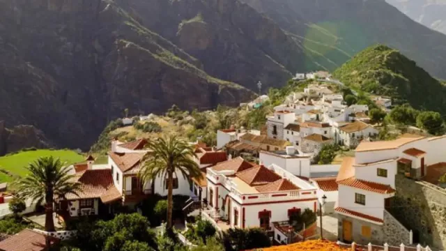 La Navidad más brillante llega a Tejeda: Ganador del alumbrado de Ferrero Rocher
