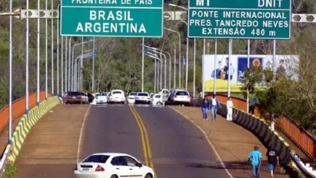 Vacaciones en auto ¿qué tener en cuenta antes de cruzar a Uruguay o Brasil?