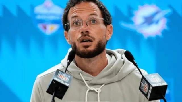 Más allá del récord 7-10, el despido de Mike McDaniel