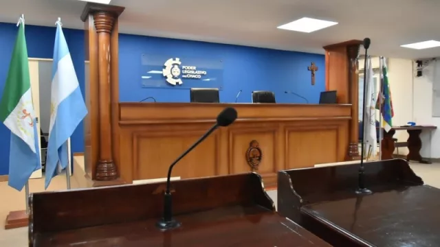 Cruce legislativo por una iniciativa de aumento salarial docente (piden precisar su financiamiento)