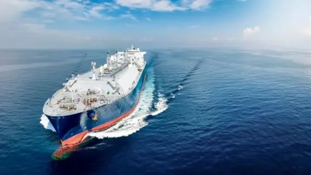 YPF negocia con Santander un crédito por US$ 8.000 millones para financiar su megaproyecto de GNL en Vaca Muerta