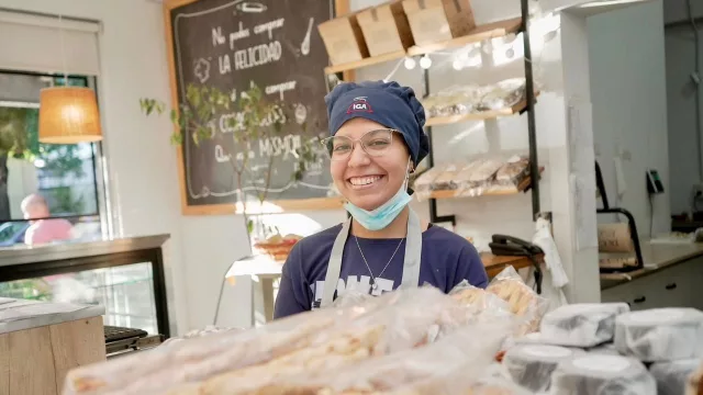 Pymes y eficiencia: una pastelería logra crecer en un contexto desafiante (empleo y reducción de costos)