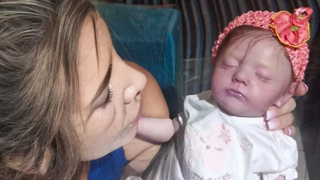 Bebés reborn: el emprendimiento de una salteña que convierte el hiperrealismo en arte que abraza y consuela