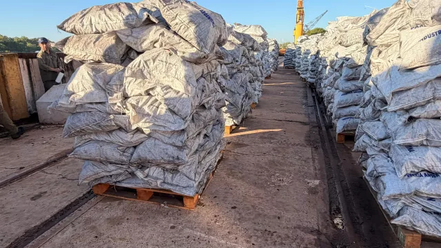 Barranqueras refuerza su perfil exportador con nuevos envíos de carbón vegetal a Europa