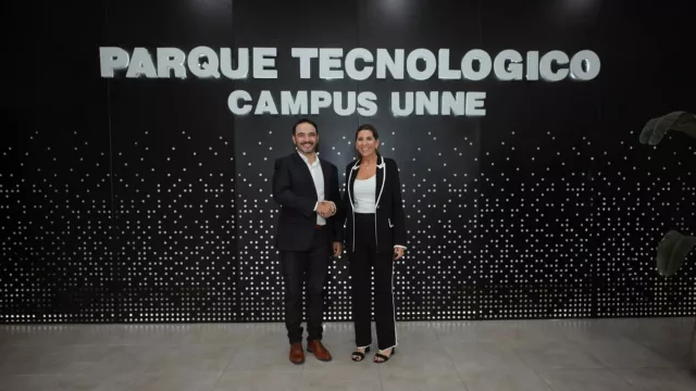 Corrientes se mete en la economía del conocimiento (acuerdo con Amazon impulsa IA, formación y financiamiento)