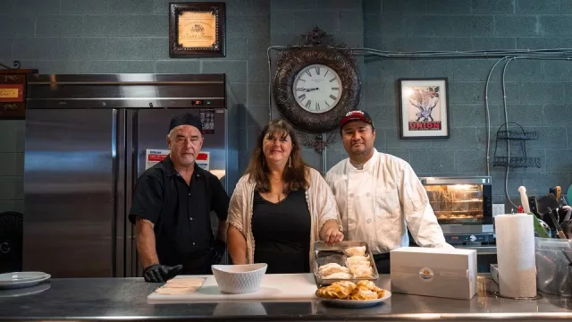 Una tucumana conquistó Kansas con sus empanadas y se prepara para vender 100 mil durante el Mundial