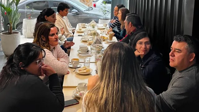 ¿Te tomarías un café con desconocidos?: Te contamos sobre la propuesta que llegó a Salta para crear nuevas amistades