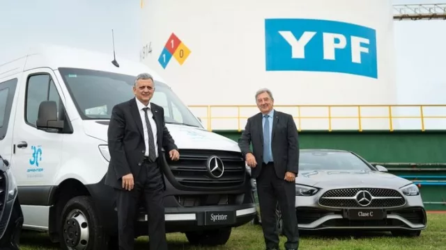 YPF y Mercedes-Benz sellan una alianza estratégica con foco en Vaca Muerta y la movilidad del futuro