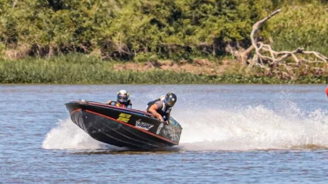Corrientes apuesta al turismo deportivo sobre el Paraná (recibirá el Raid Náutico de las Américas)