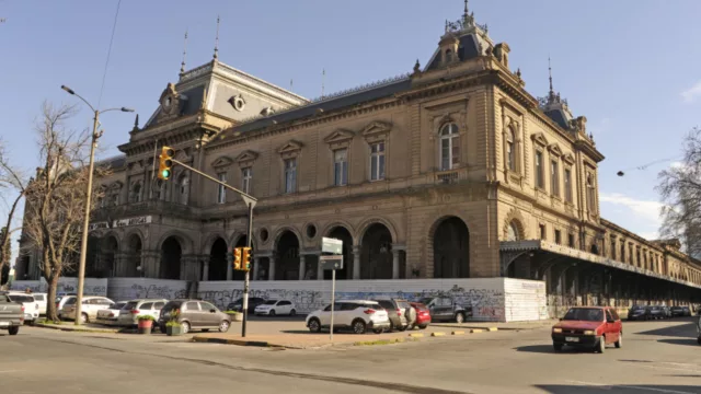 La Administración de Ferrocarriles de Uruguay le saca la telaraña a 2.000 inmuebles (suma acuerdos para nuevos usos en todo el país)