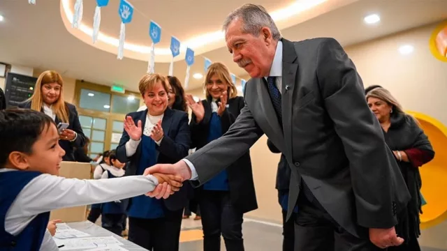 Santiago del Estero fue una de las dos provincias donde mejoró el salario docente desde 2023