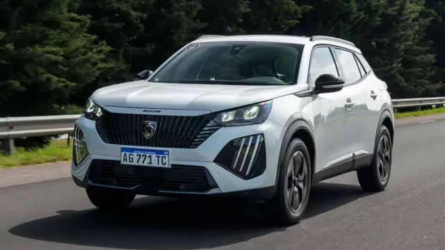 Peugeot lanza una semana de descuentos y tasa 0% (el 2008 queda en $ 41,5 millones y el 208 en $ 31,2 millones)