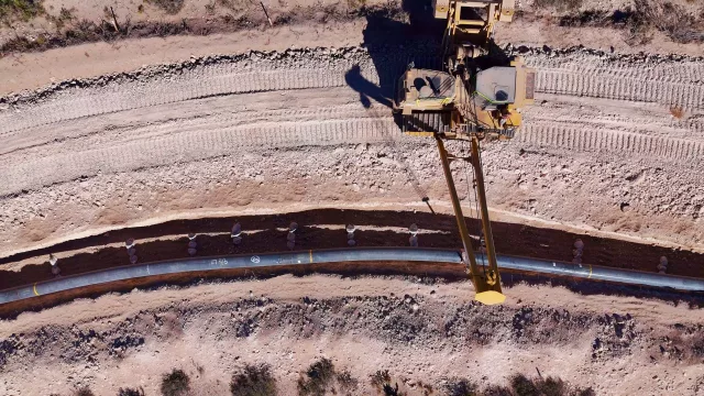 Duplicar Norte completó la soldadura de 207 kilómetros y aportará US$ 4,64 millones para las rutas 22 y 151